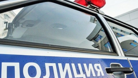 В Красноборском районе сотрудниками полиции задержана подозреваемая в краже с банковской карты